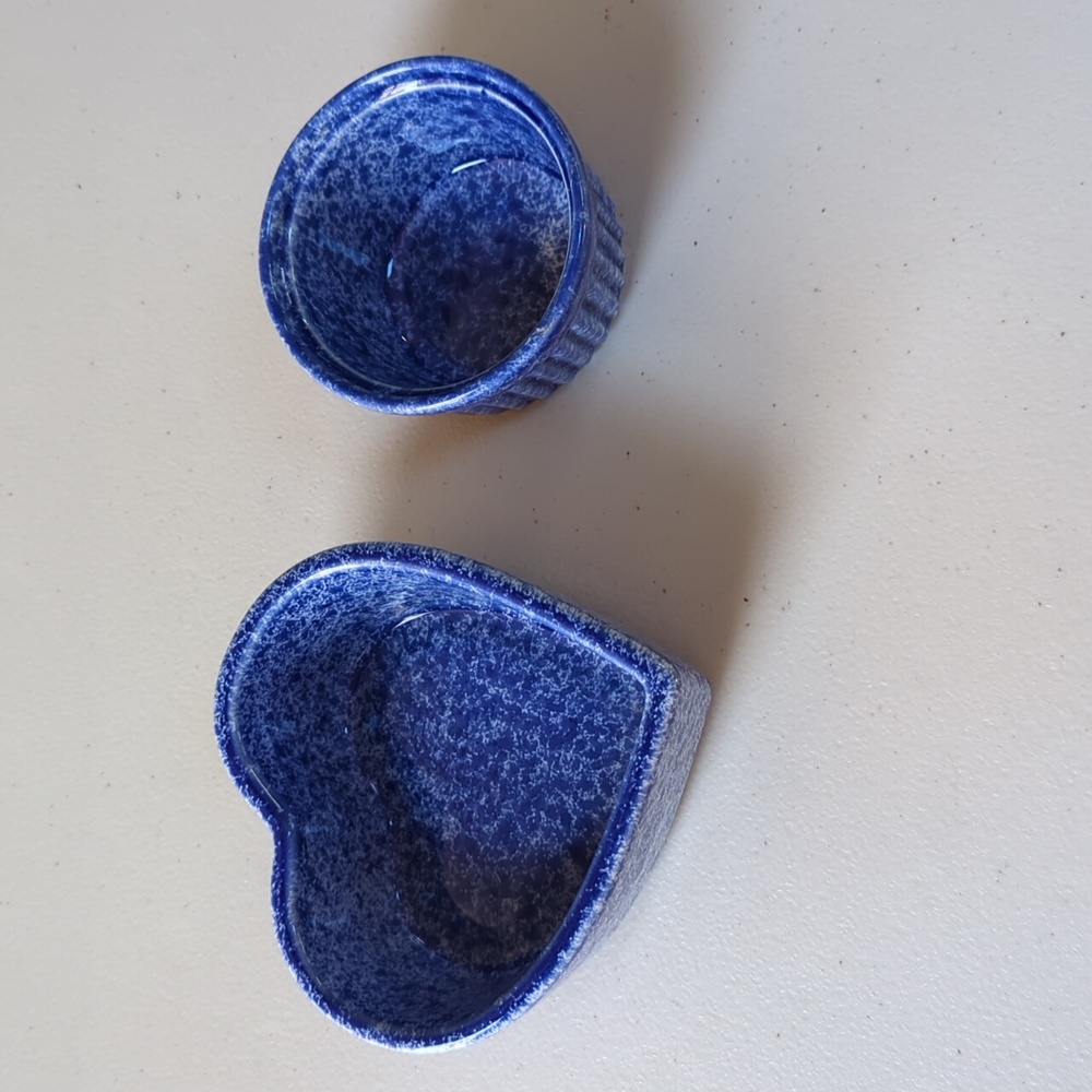 Coche stoneware by Eurogres vintage blue speckled heart and round mini c…